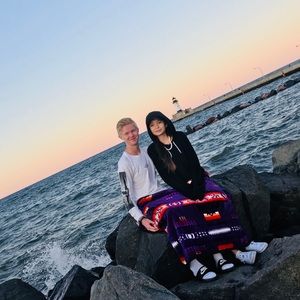 Meet your Posher, Avery